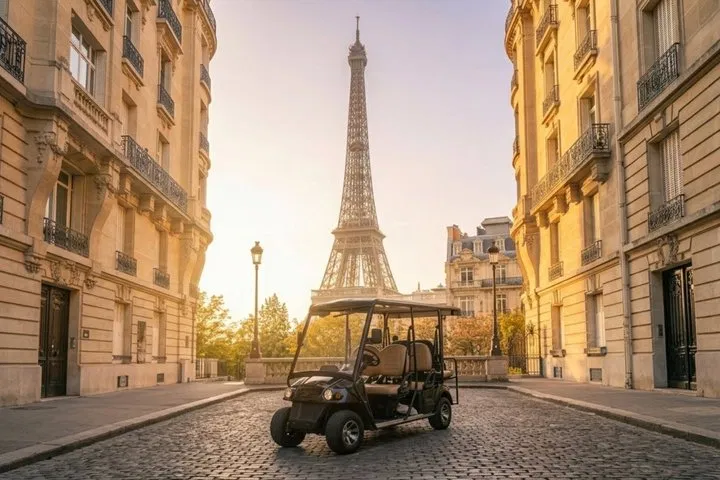 Golf cart tour in Paris with Eiffel Tower view